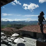 فندق Puebloastur Eco & Gran Lujo Cofiño